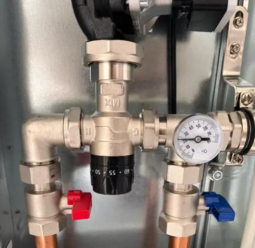 Wunda manifold blending valve