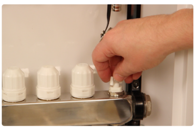 Wunda manifold manual air vent