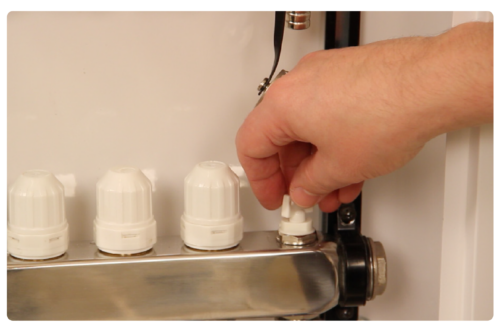 Wunda manifold manual air vent