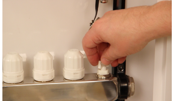 Wunda manifold manual air vent