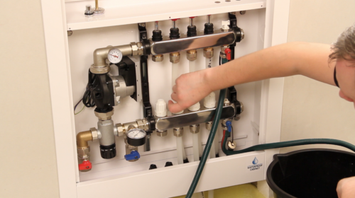 filling and pressure testing wunda manifold and underfloor heating system
